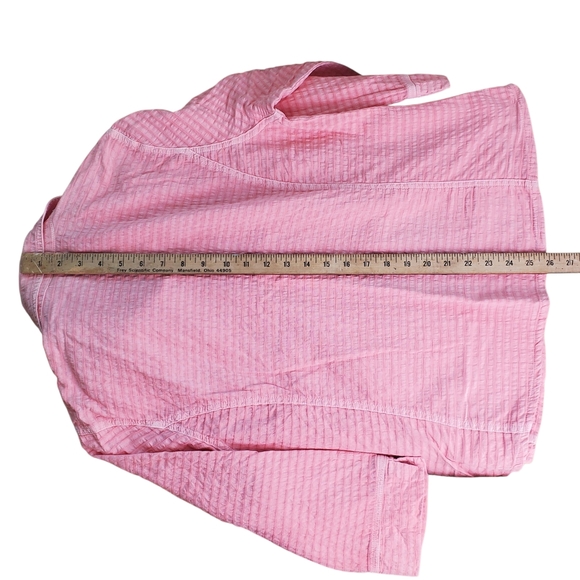 Focus Pink Button Down Shirt. Collar and Relaxed Fit. Seersucker/Guazy Cotton. M - Picture 7 of 8